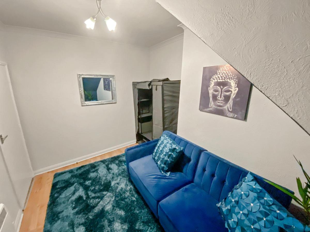 2 Bed Central Hub In Medway Apartment Chatham  Exterior photo